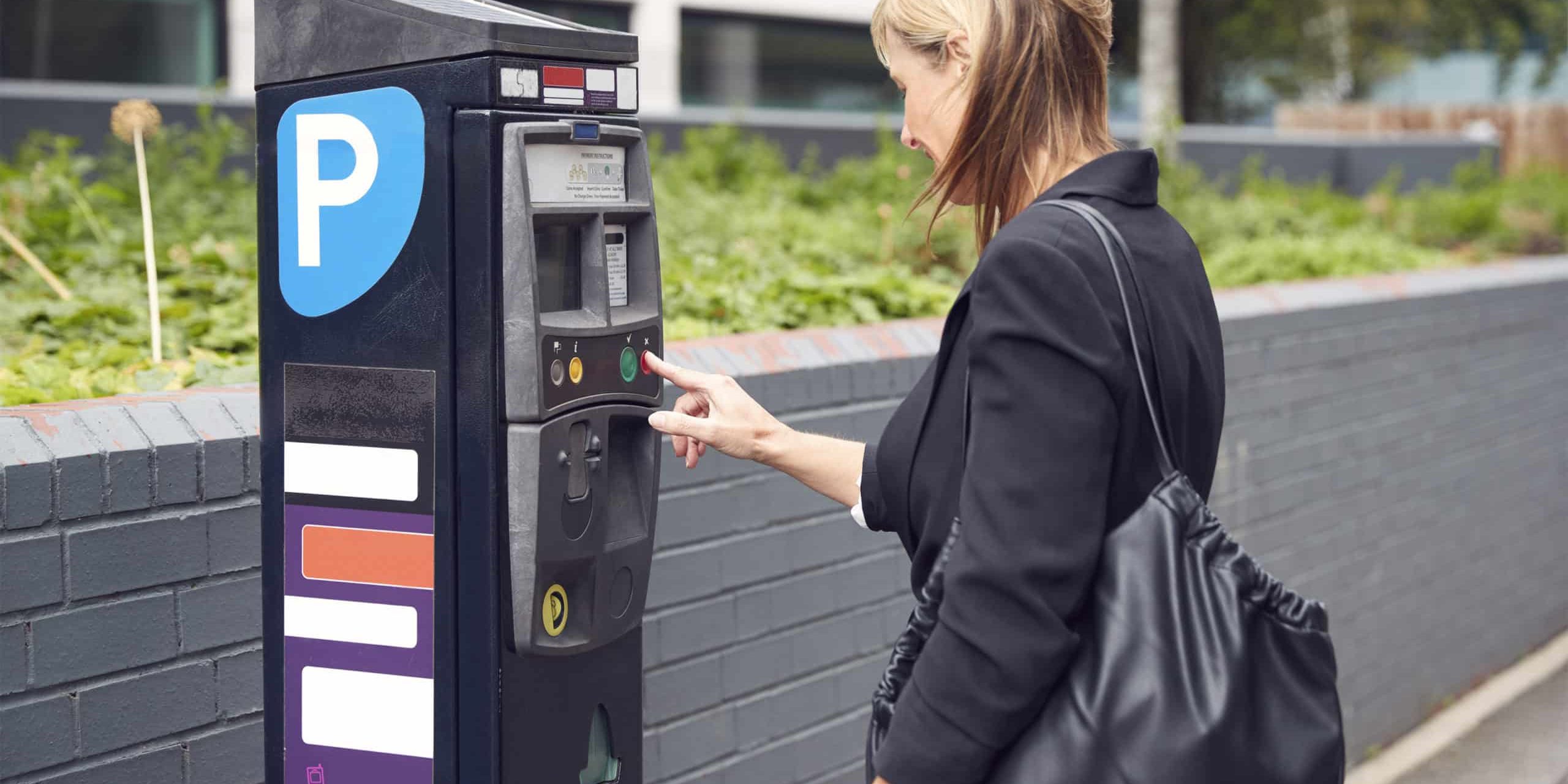 Le forfait de post-stationnement remplace l'amende de 17 euros en cas de stationnement non payé ou de dépassement du temps réglé