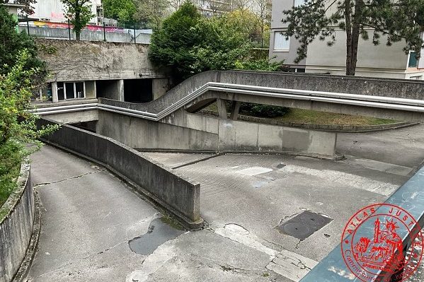 VENTE EN UN SEUL LOT, Commune du PLESSIS ROBINSON (Hauts de Seine)