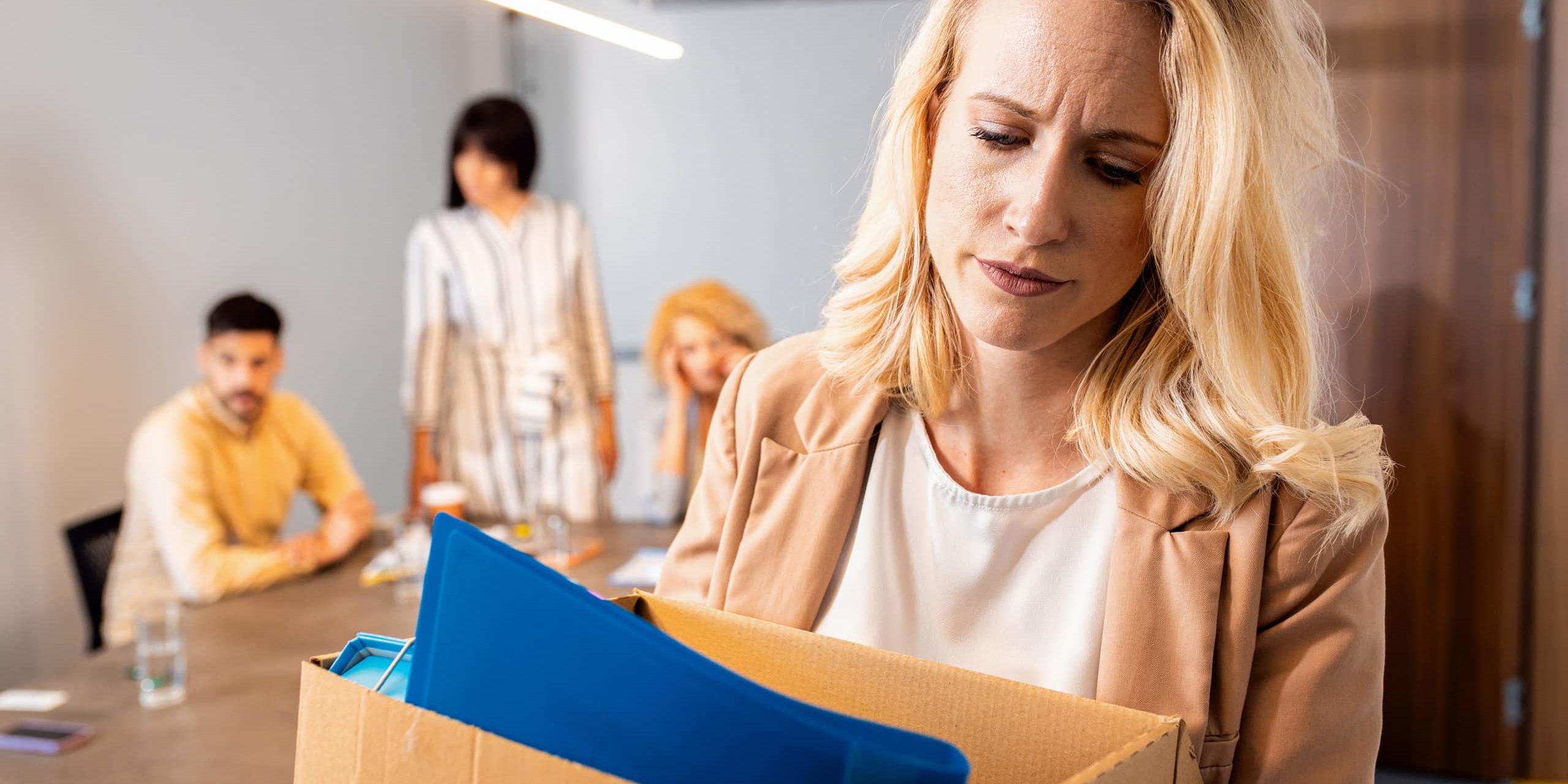 Le licenciement est la rupture du contrat de travail à l’initiative de l’employeur Le licenciement est la rupture du contrat de travail à l’initiative de l’employeur