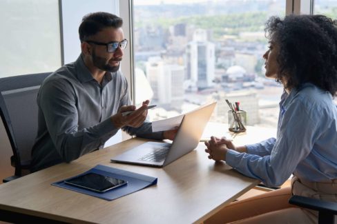Ce que l’employeur peut et ne peut pas exiger du candidat avant l’embauche Ce que l'employeur peut et ne peut pas exiger du candidat avant l'embauche, questions interdites en entretien d’embauche et limites légales du recrutement